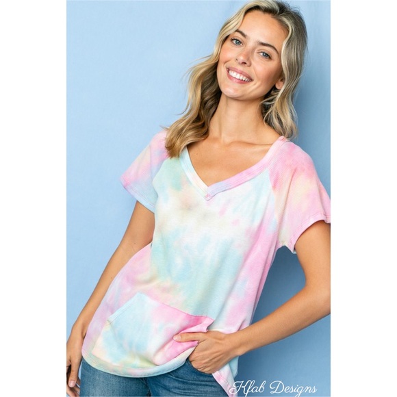 ❤️LAST! V Neck Tie Dye Thermal Front Pocket Top - Picture 9 of 13